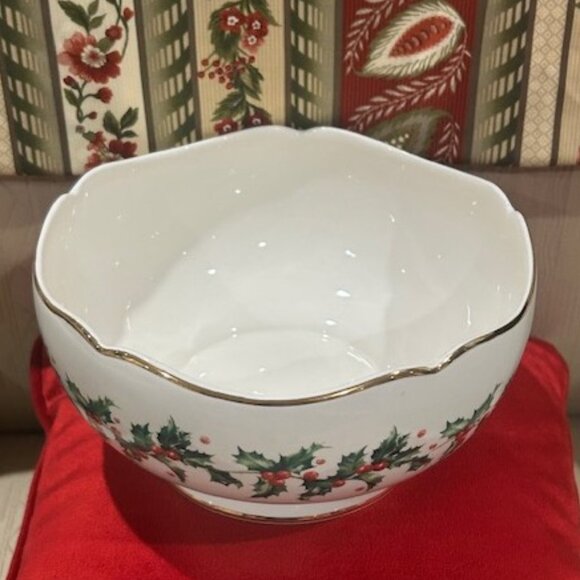 HOLIDAY🎄🎄LENOX Teleflora Christmas Holly Gold Rim BOWL - Picture 3 of 5
